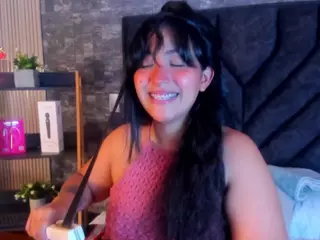 Laura-Ks's Live Sex Cam Show