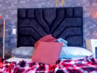 Laura-Ks's Live Sex Cam Show