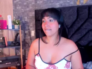 Laura-Ks's Live Sex Cam Show