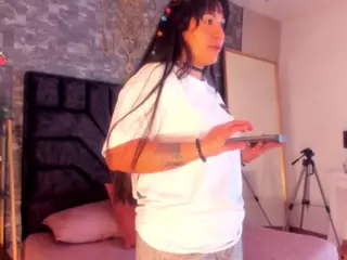 Laura-Ks's Live Sex Cam Show