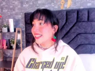 Laura-Ks's Live Sex Cam Show