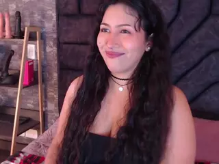 Laura-Ks's Live Sex Cam Show