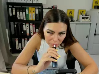 kilenyaPatrise's Live Sex Cam Show