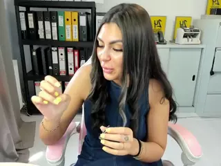kilenyaPatrise's Live Sex Cam Show
