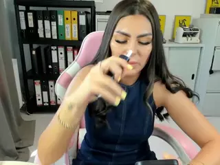 kilenyaPatrise's Live Sex Cam Show
