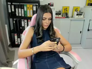 kilenyaPatrise's Live Sex Cam Show