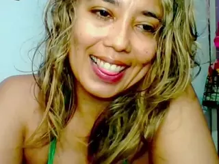 Donat3lla..'s Live Sex Cam Show