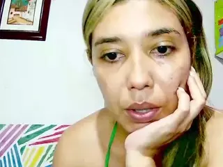 Donat3lla..'s Live Sex Cam Show
