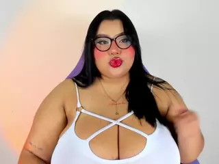 chloe-bigoobs's Live Sex Cam Show