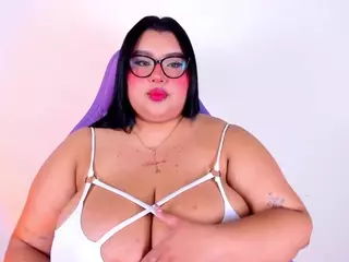 chloe-bigoobs's Live Sex Cam Show