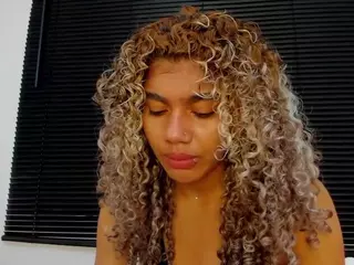 Rennata-S's Live Sex Cam Show