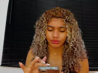 Rennata-S's Live Sex Cam Show