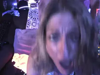 ShannNikkii420's Live Sex Cam Show
