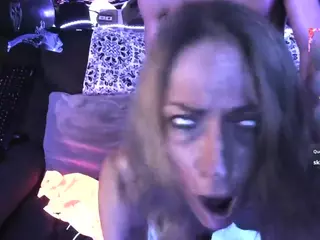 ShannNikkii420's Live Sex Cam Show