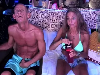 ShannNikkii420's Live Sex Cam Show