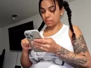Victoria's Live Sex Cam Show
