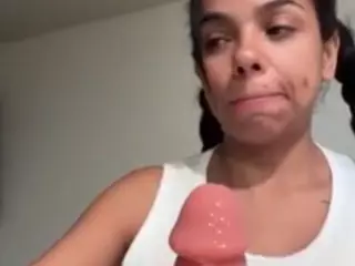 Victoria's Live Sex Cam Show