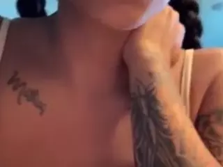 Victoria's Live Sex Cam Show