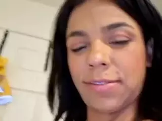 Victoria's Live Sex Cam Show