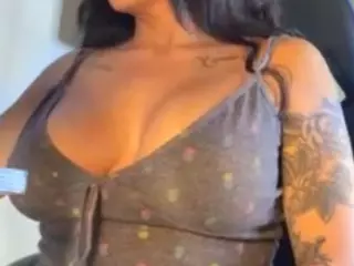 Victoria's Live Sex Cam Show