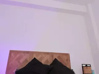 SARA SAENZ's Live Sex Cam Show