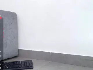 Sassy Girl's Live Sex Cam Show
