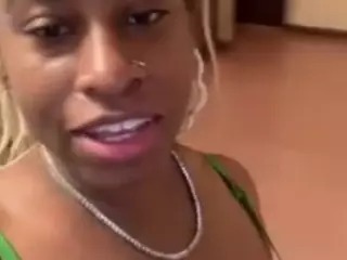 sunnymagicc's Live Sex Cam Show