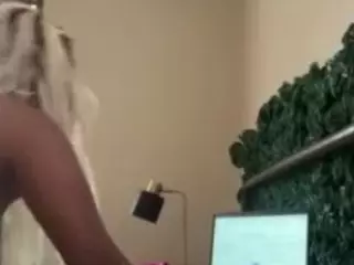 sunnymagicc's Live Sex Cam Show