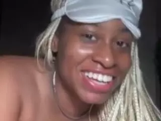 sunnymagicc's Live Sex Cam Show