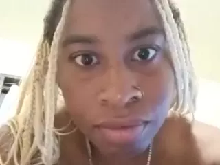 sunnymagicc's Live Sex Cam Show