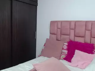 saraajhones's Live Sex Cam Show