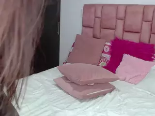 saraajhones's Live Sex Cam Show