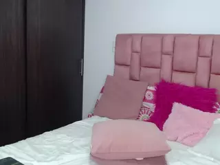 saraajhones's Live Sex Cam Show