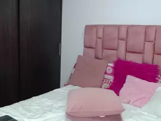 saraajhones's Live Sex Cam Show