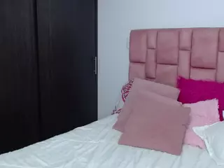 saraajhones's Live Sex Cam Show