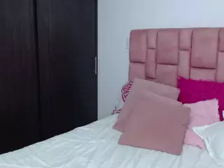 saraajhones's Live Sex Cam Show