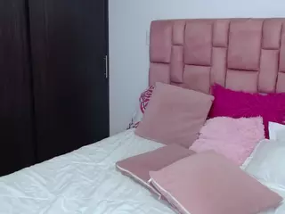saraajhones's Live Sex Cam Show