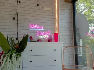 BritneyCharm's Live Sex Cam Show