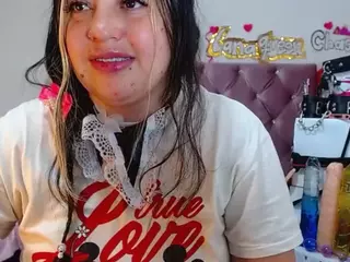 lanaqueen69's Live Sex Cam Show