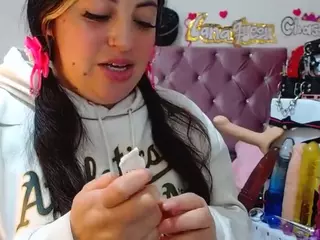 lanaqueen69's Live Sex Cam Show
