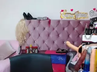 lanaqueen69's Live Sex Cam Show