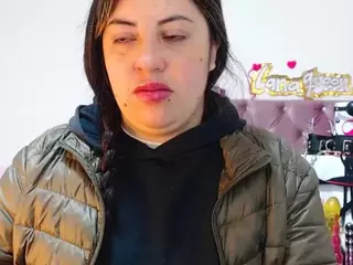 lanaqueen69's Live Sex Cam Show