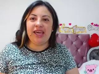 lanaqueen69's Live Sex Cam Show