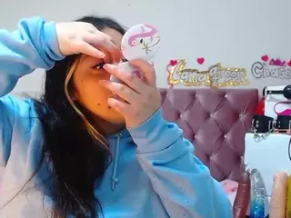 lanaqueen69's Live Sex Cam Show