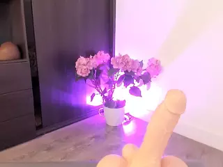 queen-liana's Live Sex Cam Show