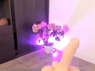 queen-liana's Live Sex Cam Show