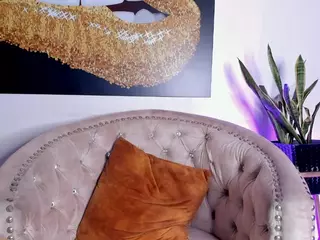 Sami Hills's Live Sex Cam Show