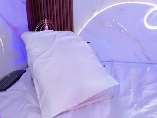 martinna-28's Live Sex Cam Show