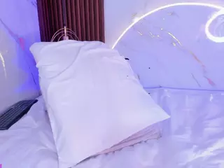 martinna-28's Live Sex Cam Show
