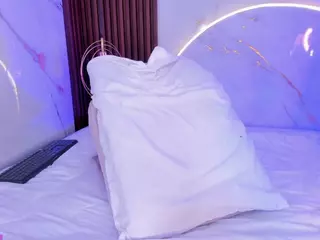 martinna-28's Live Sex Cam Show